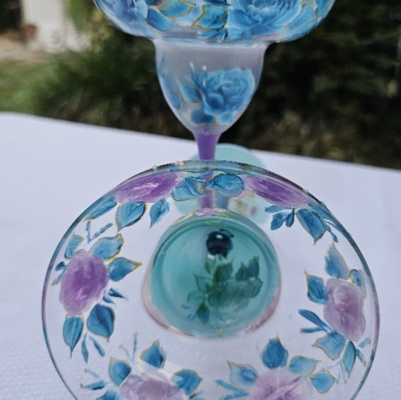 SOLD~ Set of two lead-free crystal Margarita glasses painted pink and blue roses - Picture 6 of 10